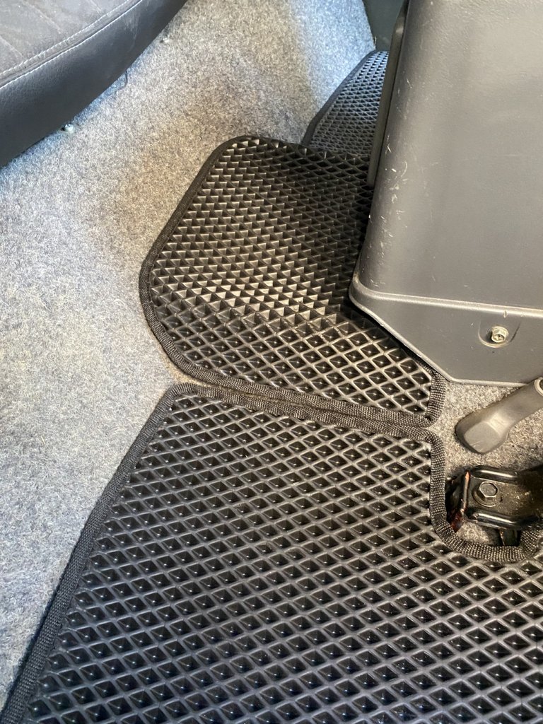 EVA Floor Mats (black) for Nissan Patrol Y60 1988-1997 - image 17