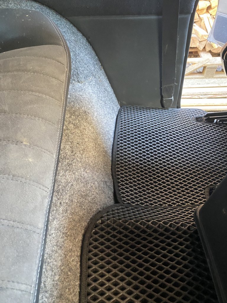 EVA Floor Mats (black) for Nissan Patrol Y60 1988-1997 - image 9