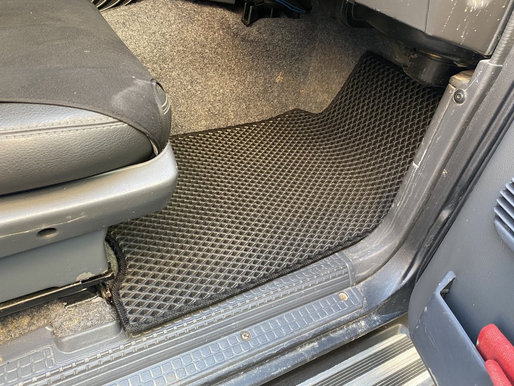 EVA Floor Mats (black) for Nissan Patrol Y60 1988-1997 - image 4