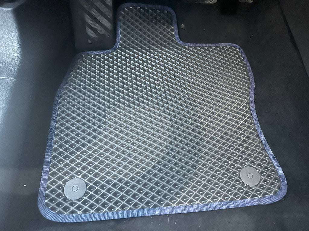 EVA Floor Mats (No Footrest, Black) for Skoda Superb 2015-2024 - image 1