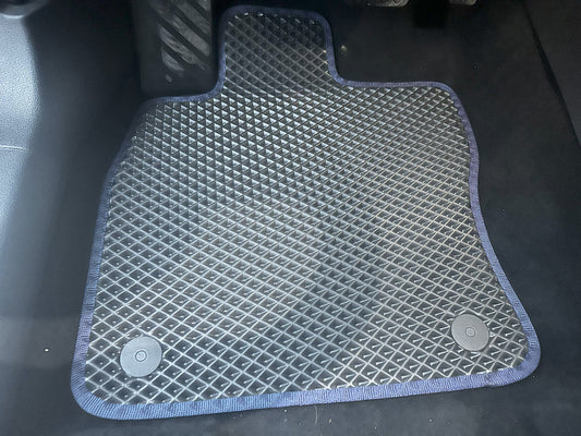 EVA Floor Mats (No Footrest, Black) for Skoda Superb 2015-2024 - image 1