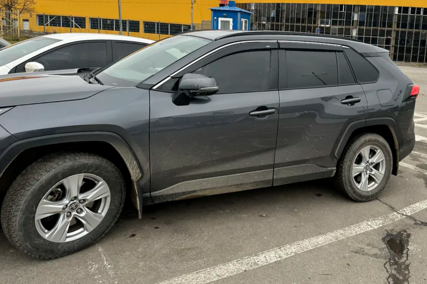 Window deflectors with chrome trim (4 pcs, HIC) for Toyota Rav 4 2019- - image 6