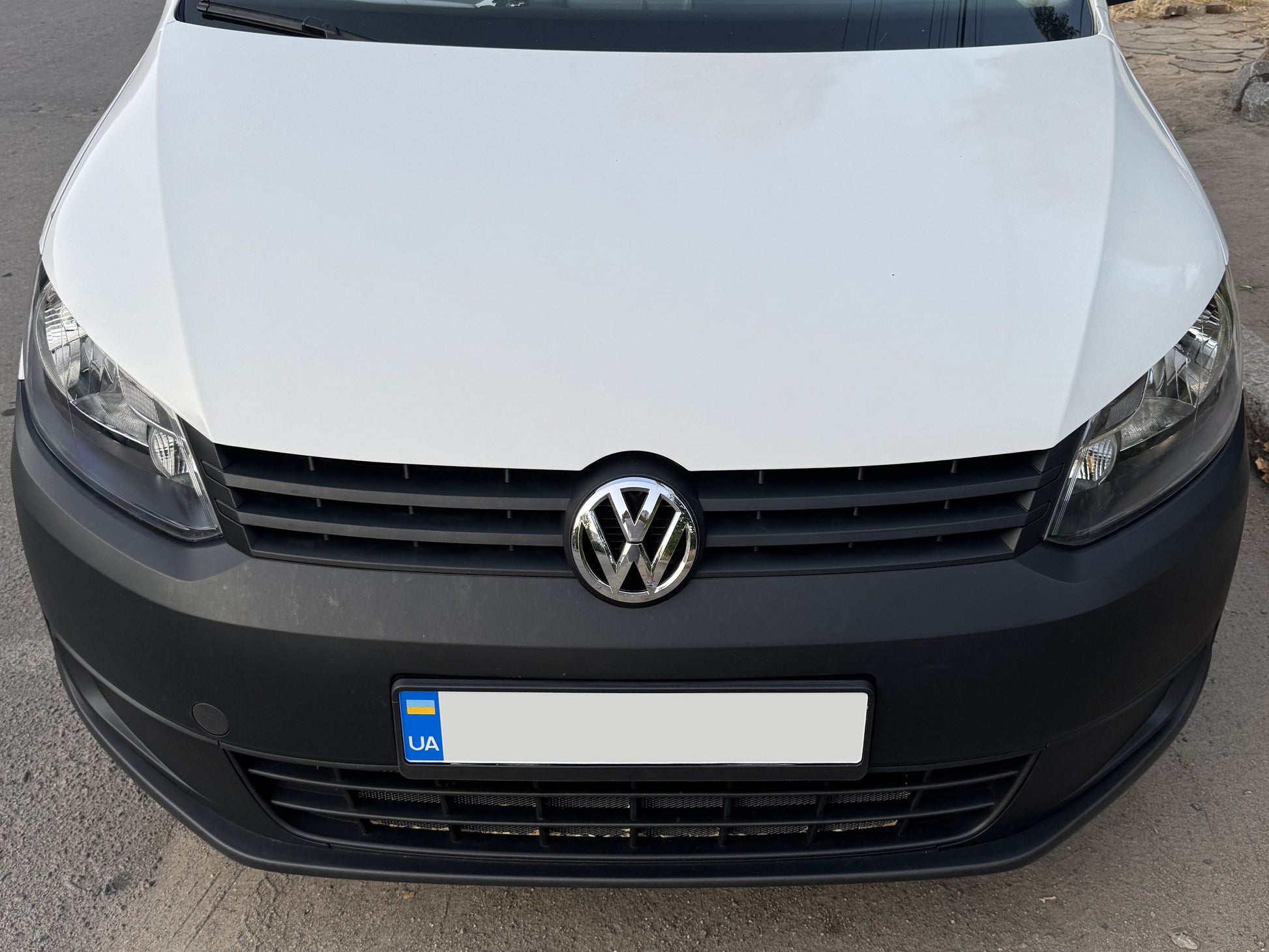 Front badge 1T0 853 601E for Volkswagen Caddy 2010-2015 - image 2
