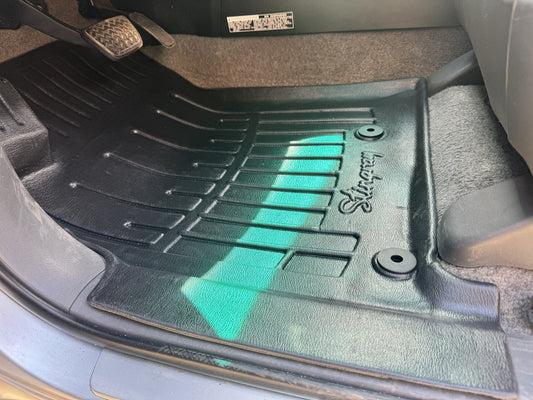 Stingray 3D Rubber Floor Mats (5 pcs, Polyurethane) for Toyota Land Cruiser Prado 120 2002-2009 - image 1