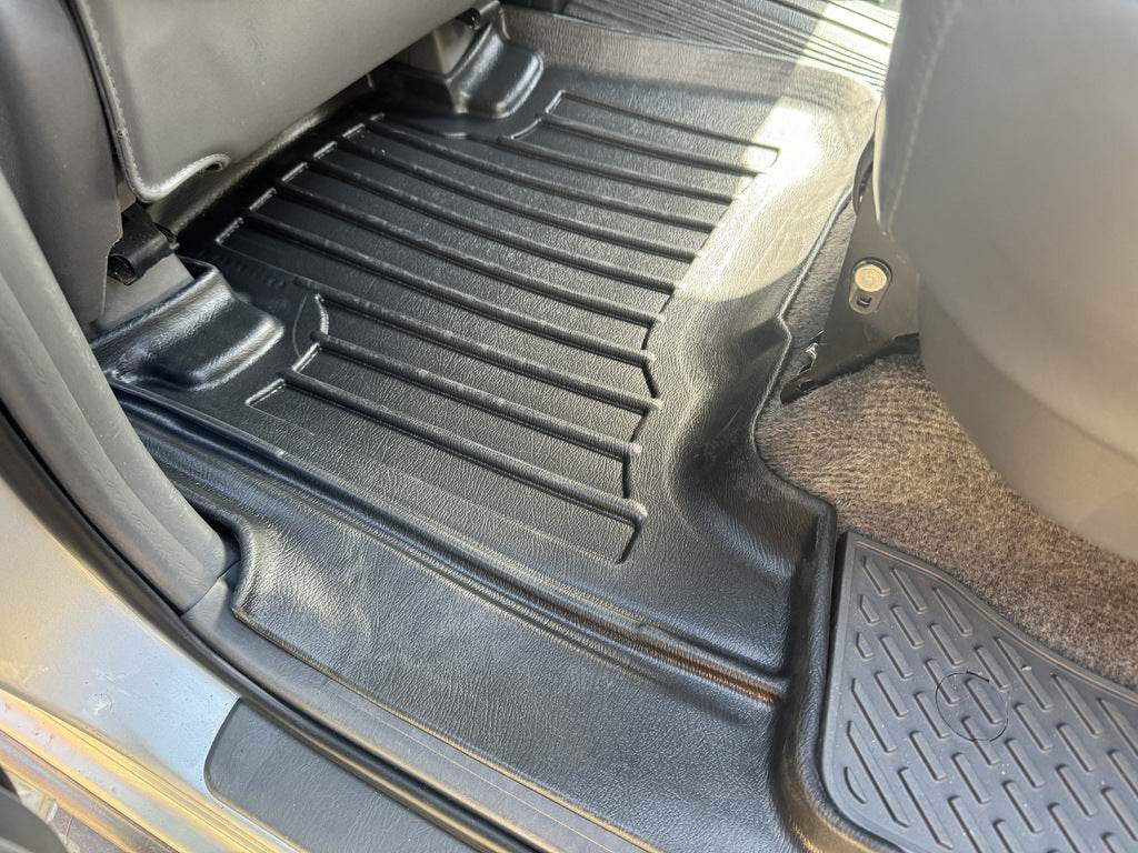 Stingray 3D mats (5 pcs, polyurethane) for Toyota Land Cruiser Prado 120 - Reelken Auto