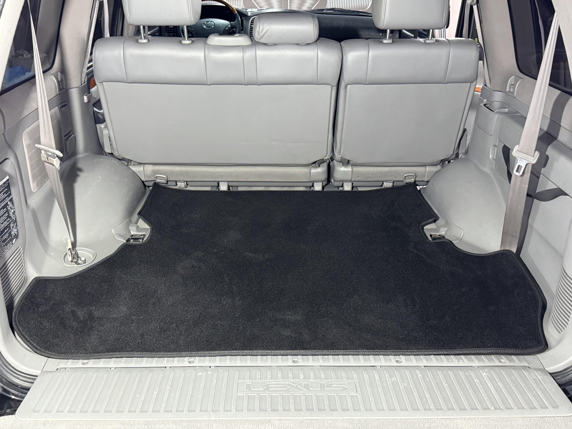 Trunk mat textile Classic 2 pcs. Black (7 seats) for Lexus LX470 - image 1