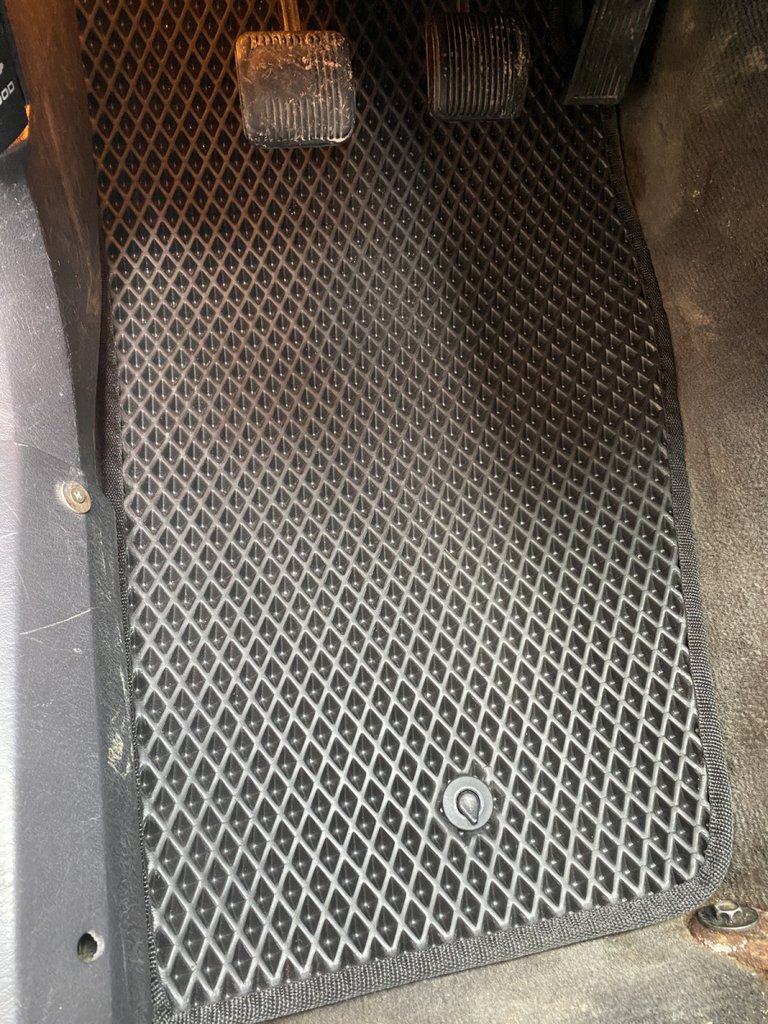 EVA Floor Mats (black) for Jeep Cherokee XJ 1984-2001 - image 5