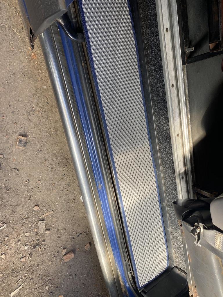 EVA Door Sill Mats (3 pcs, grey) for Mercedes Sprinter W906 2006-2018 - image 5