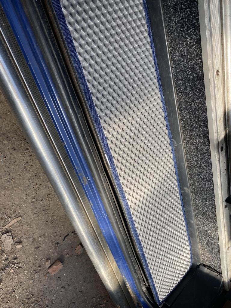 EVA Door Sill Mats (3 pcs, grey) for Volkswagen Crafter 2006-2016 - image 7