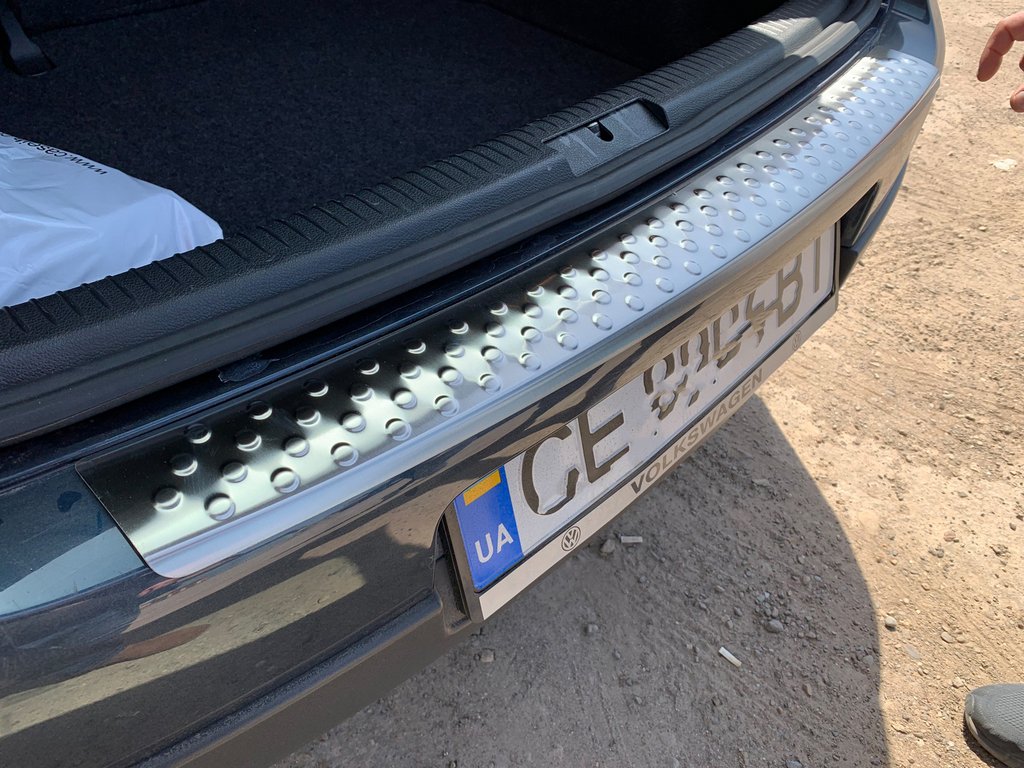 The trim on the rear bumper OmsaLine (stainless) for Volkswagen Golf 5 - image 3