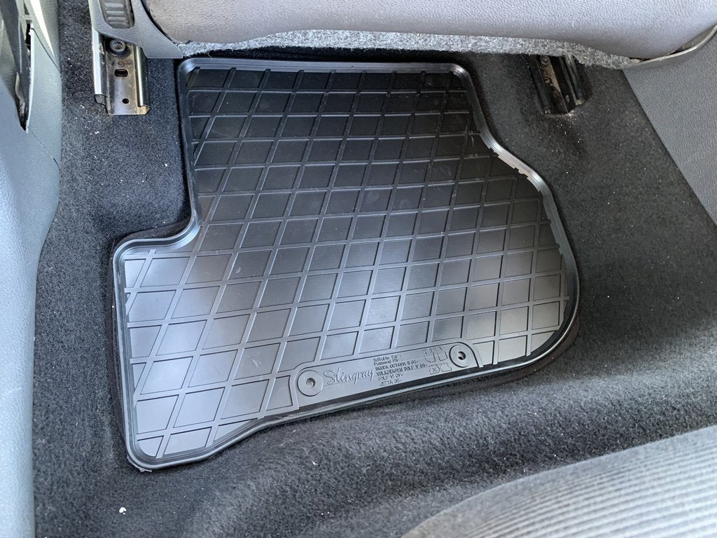 Rubber Floor Mats (4 pcs, Stingray Premium) for Volkswagen Golf 5 2003-2009 - image 2