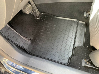 Rubber mats (4 PCs, Premium Stingray) for Volkswagen Golf 5 - Reelken Auto