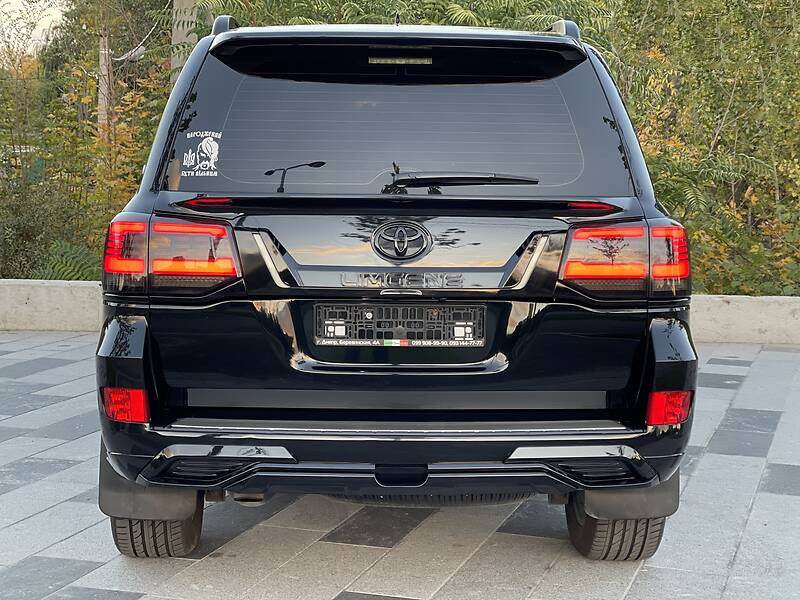 Rear lights 2016-2021 (Sequential Red) for Toyota Land Cruiser 200 - Reelken Auto