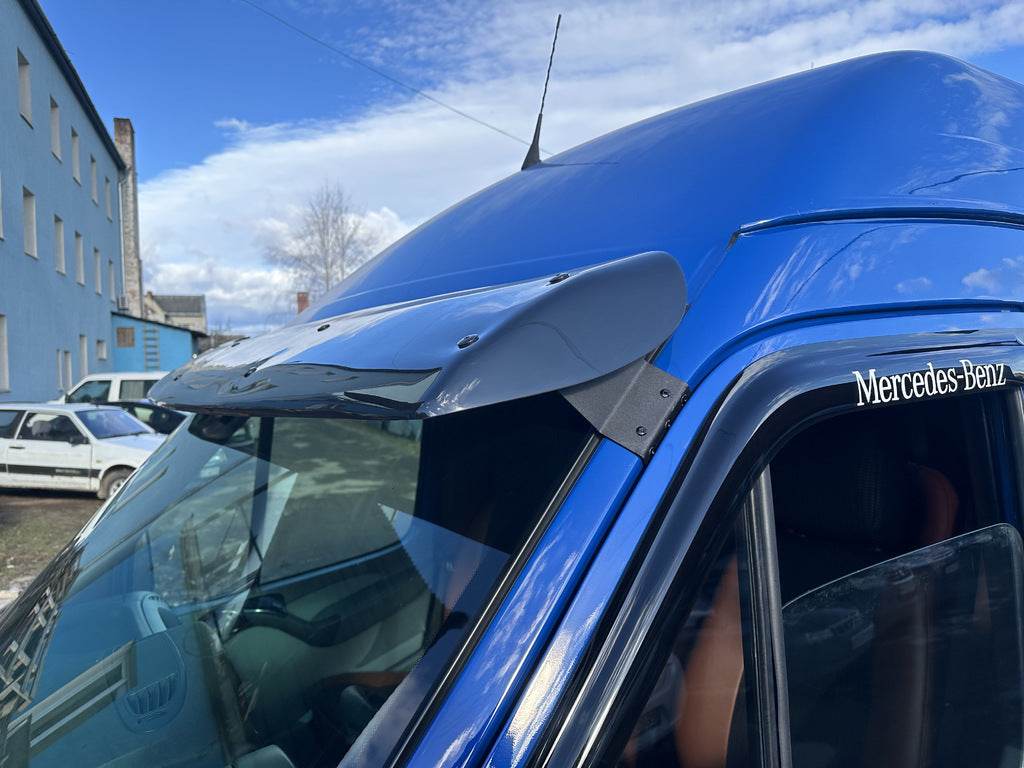 Windshield visor (black gloss, 5mm) for Mercedes Sprinter W901/902/903/904/905 1995-2006 - Reelken Auto
