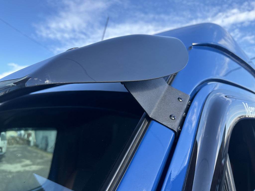 Windshield visor (black gloss, 5mm) for Mercedes Sprinter W901/902/903/904/905 1995-2006 - Reelken Auto