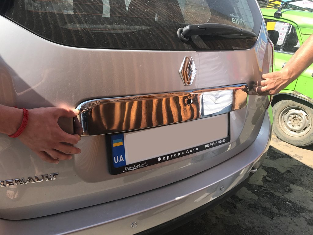 Full Chrome Trim Above License Plate (Stainless Steel) for Dacia Duster 2008-2018 - image 2