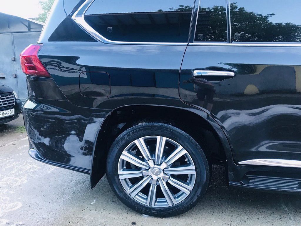 Body Kit Set (TRD Sport 2017-2020) for Lexus LX570/450d 2008-2022 - image 11