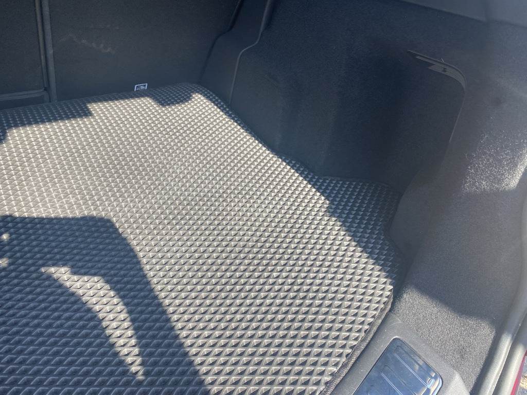 A cargo Mat (EVA black) for Land Rover Discovery Sport - Reelken Auto