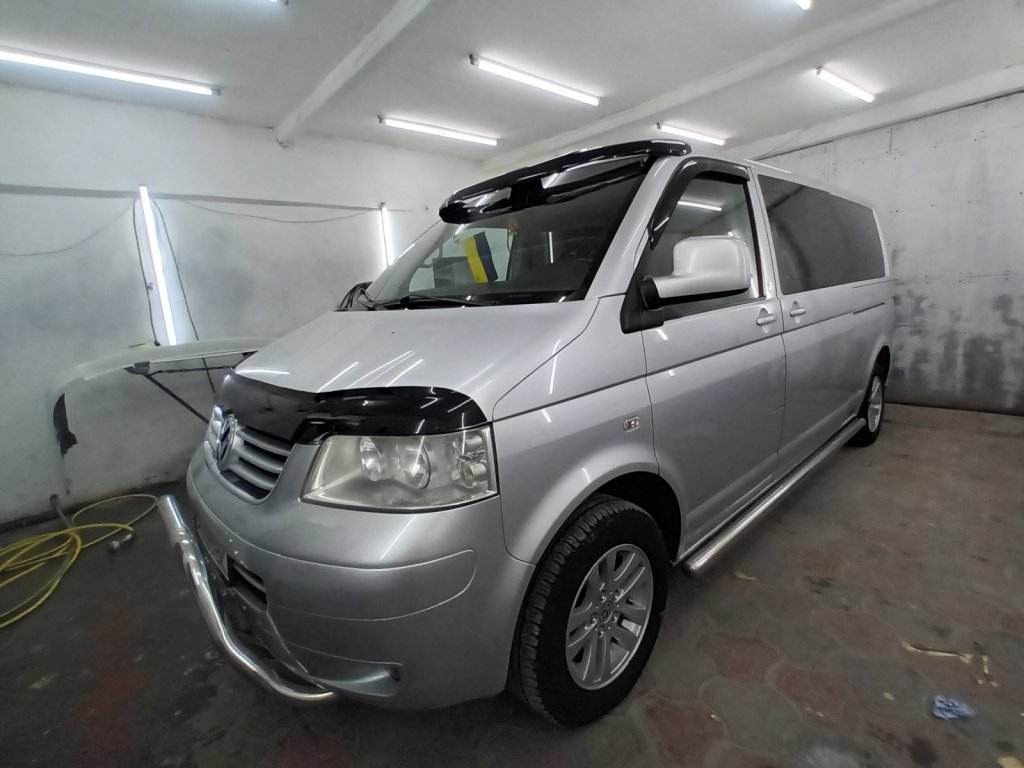 The visor on the windshield (for painting) for Volkswagen T5 Multivan 2003-2010 - Reelken Auto