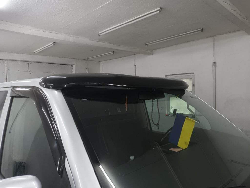 The visor on the windshield (for painting) for Volkswagen T5 Multivan 2003-2010 - Reelken Auto
