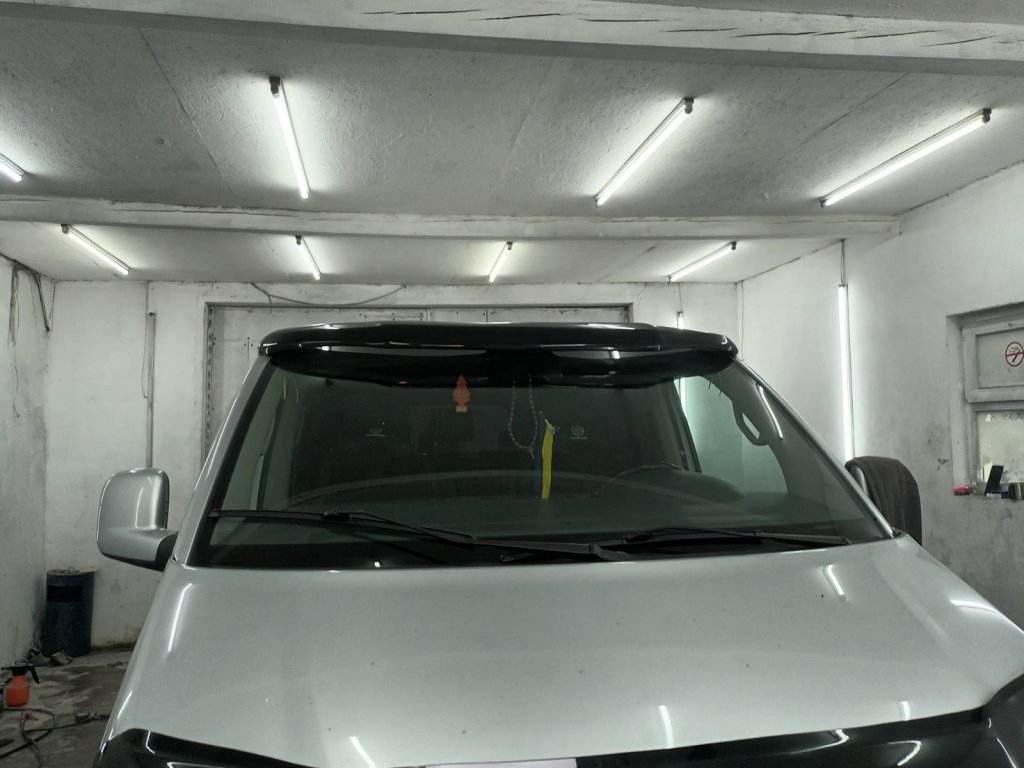 The visor on the windshield (for painting) for Volkswagen T5 Multivan 2003-2010 - Reelken Auto