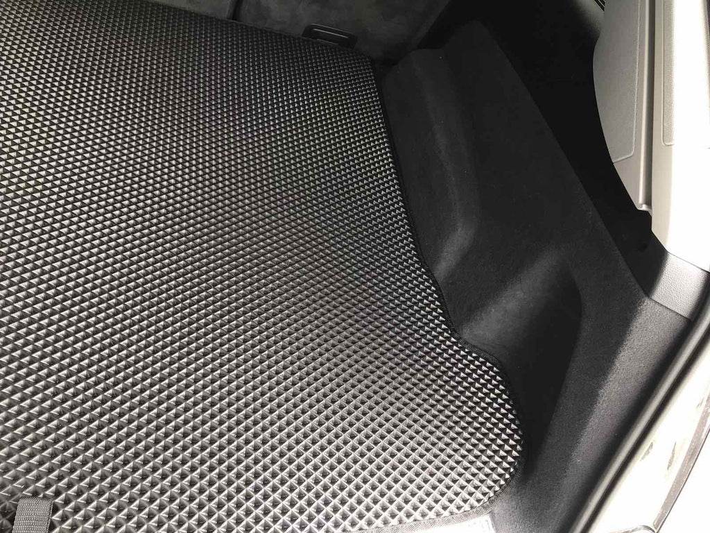 Trunk mat (EVA, black) for Audi Q7 2015- - Reelken Auto