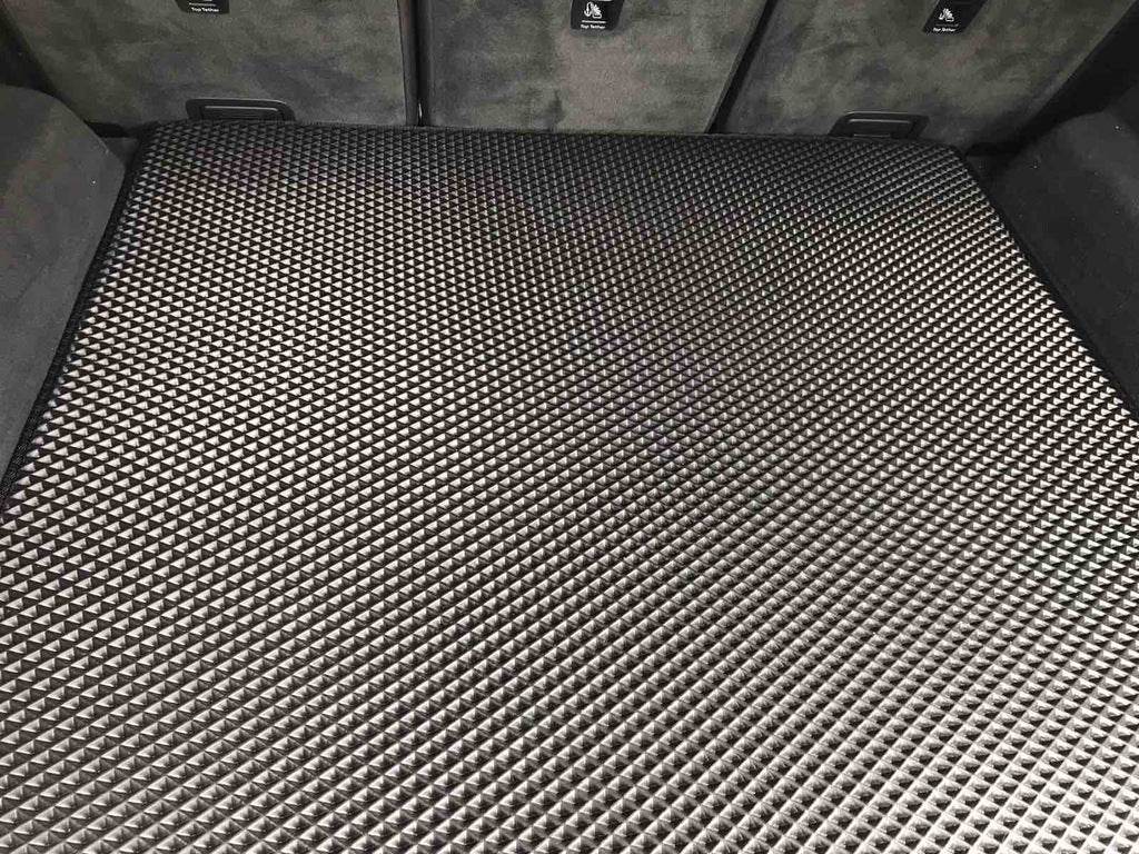 Trunk mat (EVA, black) for Audi Q7 2015- - Reelken Auto