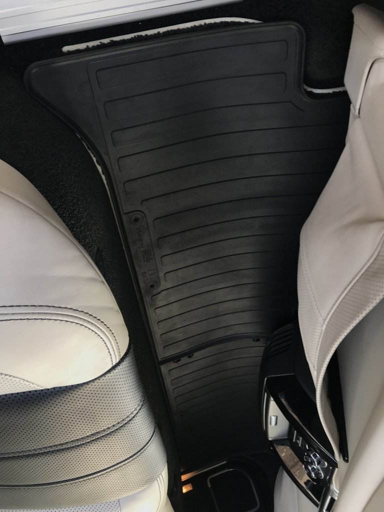 Rubber mats (4 PCs, Premium Stingray) for Volvo XC70 2007-2013 - Reelken Auto