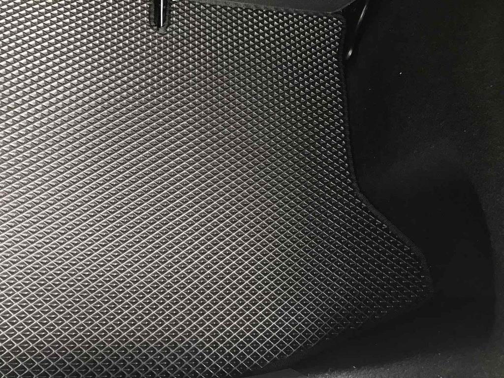 HB trunk mat (EVA, black) for Ford Fiesta 2008-2017 - Reelken Auto