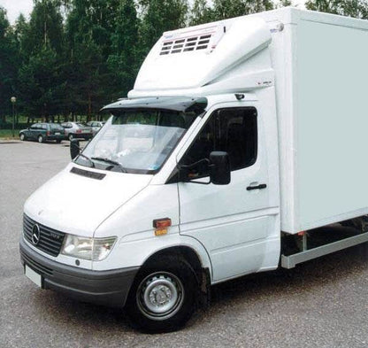 The visor on the windshield (gloss black, 5mm) for Volkswagen LT 1995-2006 - Reelken Auto