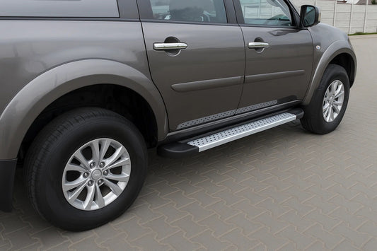 Side Steps X5-Type (2 pcs, Aluminum) for Mitsubishi Pajero Sport 2008-2015 - image 1