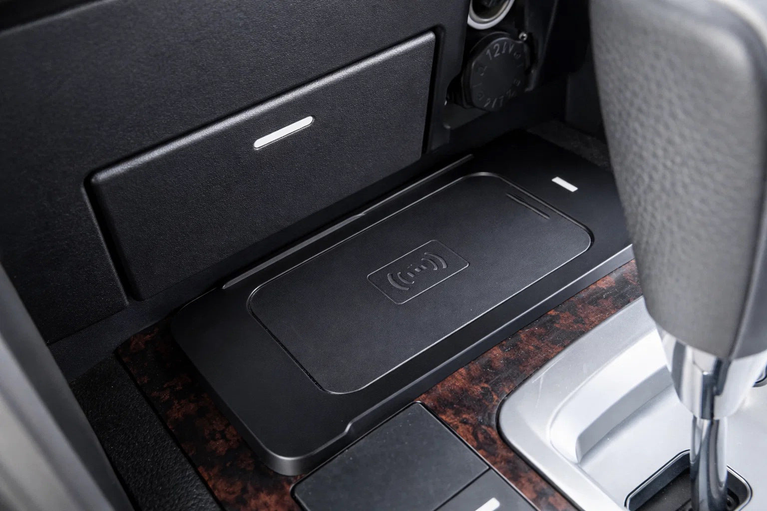 Wireless Phone Charging Kit (2007-2015) for Toyota Land Cruiser 200 2007-2021 - image 1