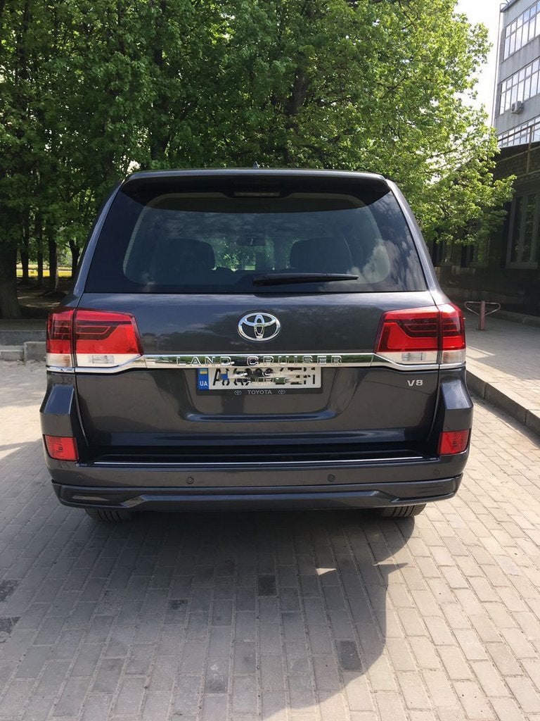 Rear trim 2016↗ (Executive 2016) for Toyota Land Cruiser 200 - image 1