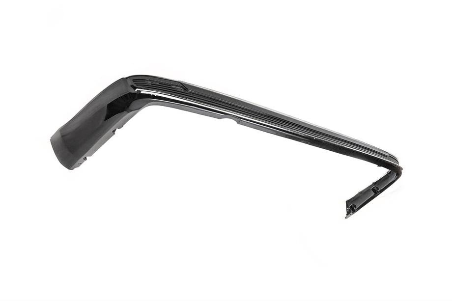 Rear trim with chrome 2016↗ (Executive 2019/2021) for Toyota Land Cruiser 200 2007-2021 - image 3