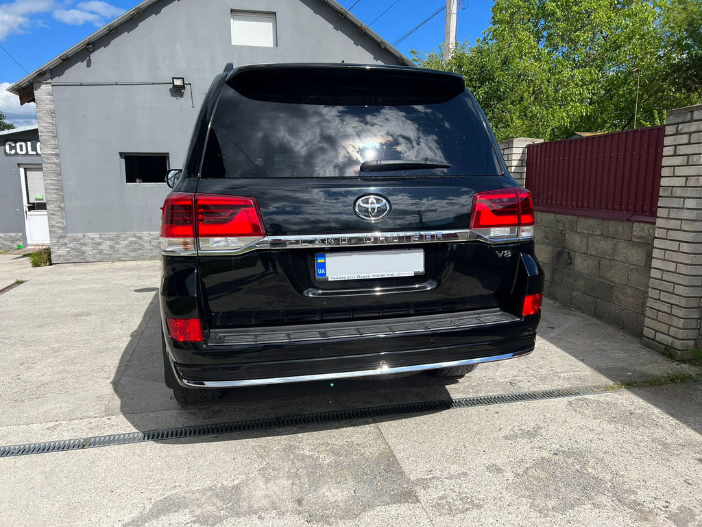 Rear trim with chrome 2016↗ (Executive 2019/2021) for Toyota Land Cruiser 200 2007-2021 - image 1