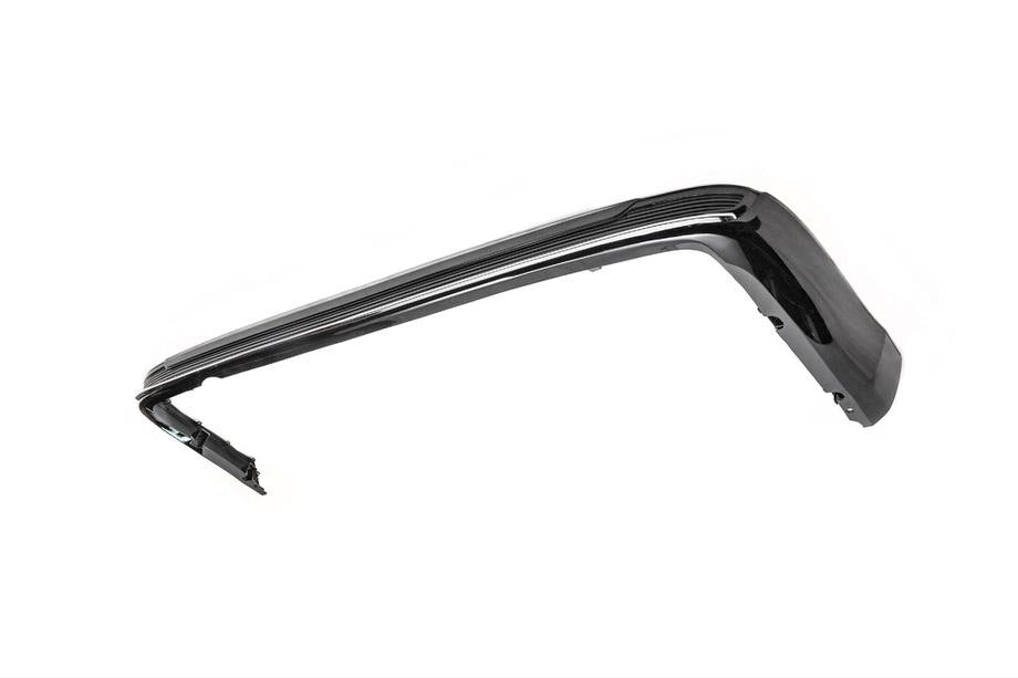 Rear trim with chrome 2016↗ (Executive 2019/2021) for Toyota Land Cruiser 200 2007-2021 - image 2