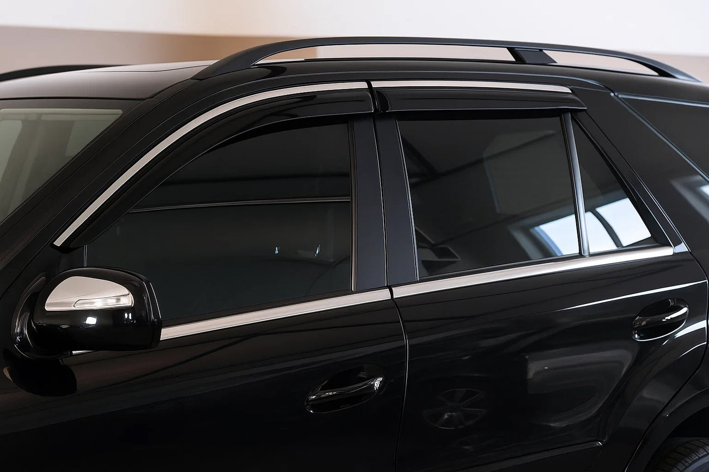 Window Deflectors with Chrome Trim Niken Luxury (4 pcs) for Mercedes ML W164 2005-2011 - image 1