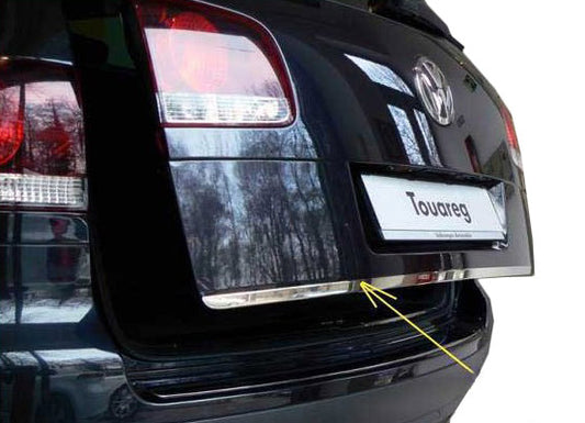 The edge of the trunk lid for Volkswagen Touareg 2002-2010 - image 1