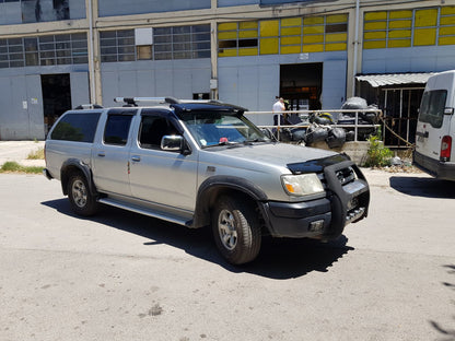 Windshield Visor (black gloss, 5mm) for Nissan NP300 1999-2015 - image 3