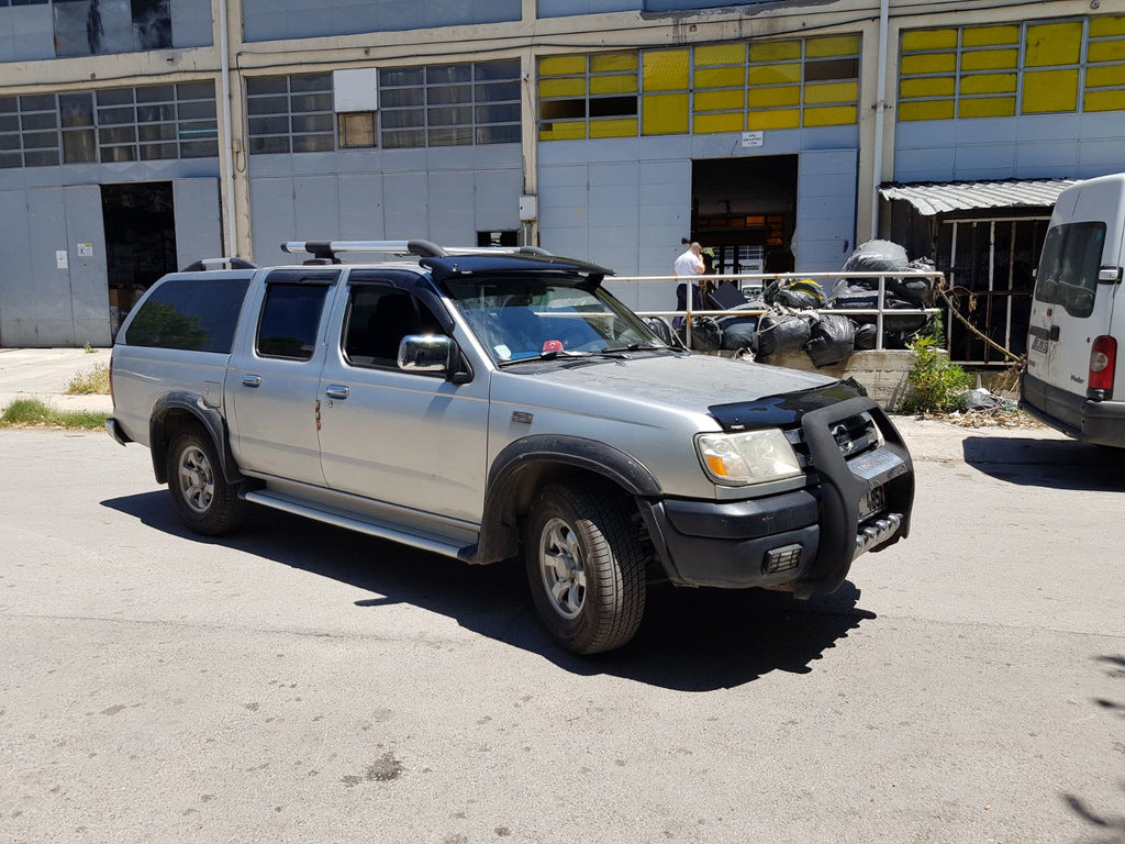 Windshield Visor (black gloss, 5mm) for Nissan NP300 1999-2015 - image 3