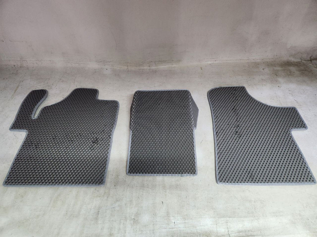 Mercedes Vito W639 EVA Rubber Floor Mats (gray) 2+1 Clearance for Mercedes Vito W639 2004-2014 - image 1
