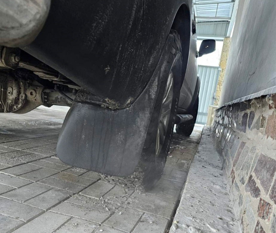 Rear Mud Flaps (2 pcs) for Nissan Navara 2006-2015 - image 4