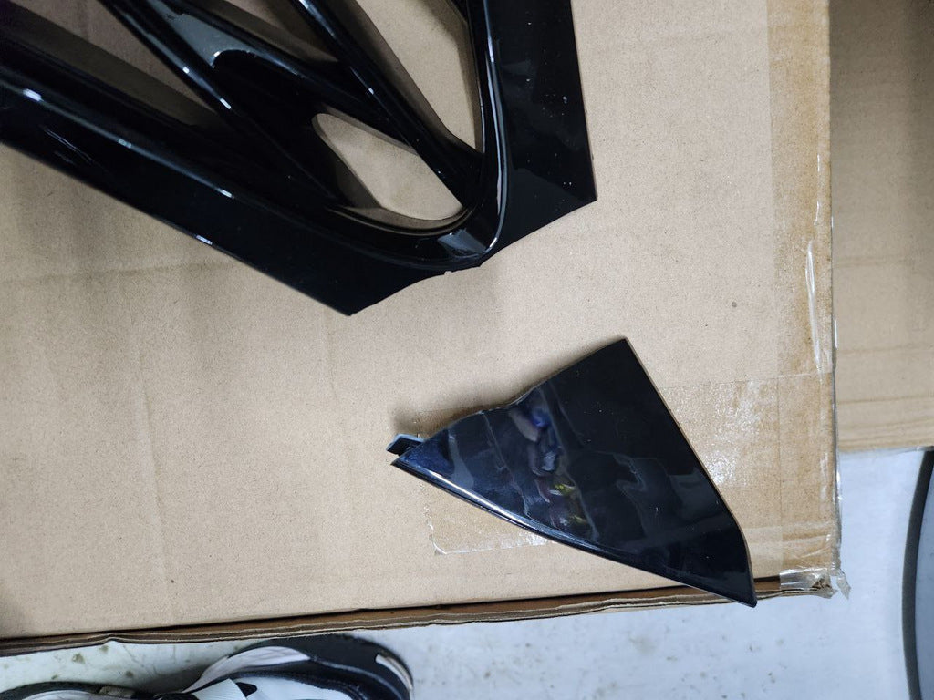 TRD Front Grille (2012-2015) Clearance for Lexus LX570/450d 2008-2022 - image 4