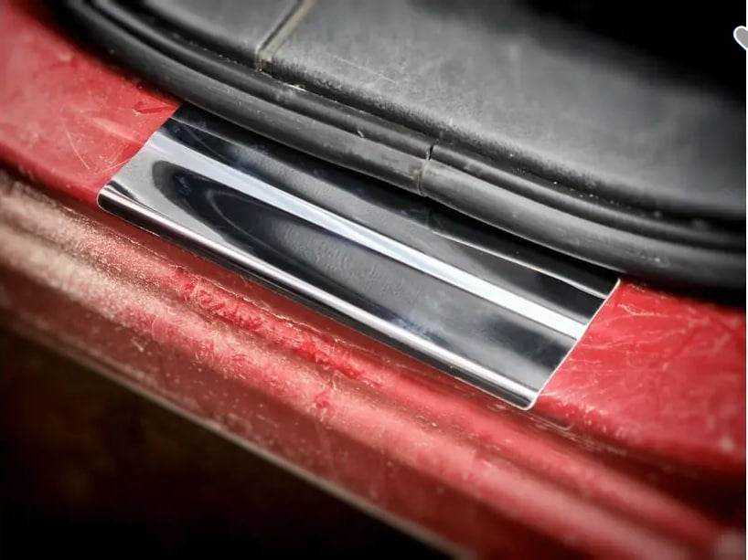 Threshold pads (Carmos V2, 4 pcs., stainless steel) for Nissan Qashqai 2014-2021 - Reelken Auto