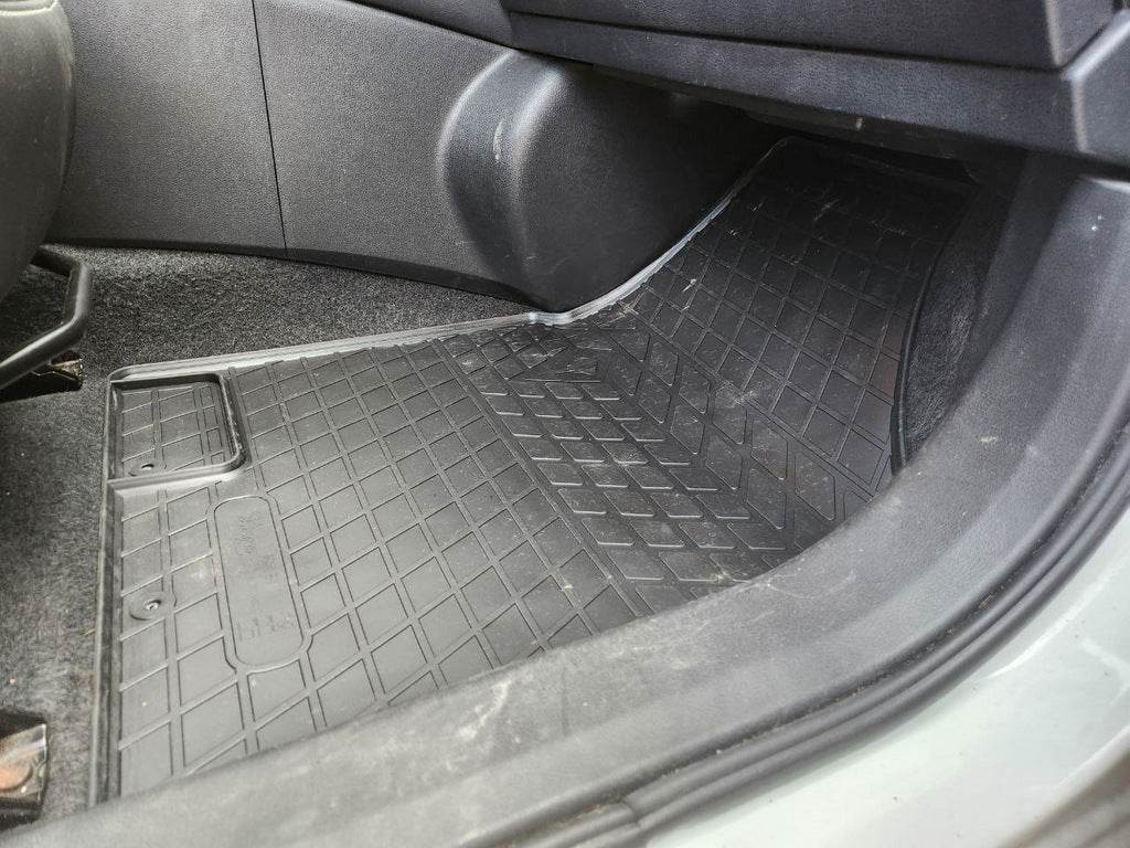 Rubber mats (4 PCs, Premium Stingray) for Nissan Qashqai 2007-2010 - Reelken Auto