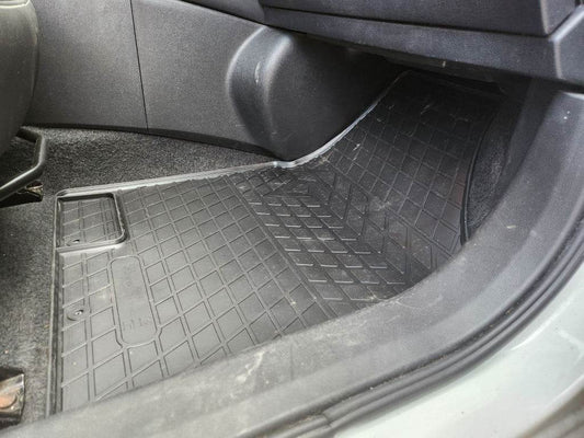 Rubber mats (4 PCs, Premium Stingray) for Nissan Qashqai 2007-2010 - Reelken Auto
