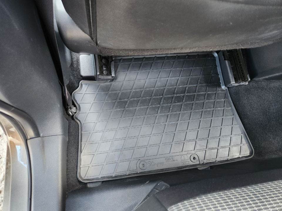Rubber mats (4 pcs, Stingray Premium) for Toyota Auris 2012-2018 - Reelken Auto