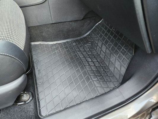 Rubber mats (4 pcs, Stingray Premium) for Toyota Auris 2012-2018 - Reelken Auto