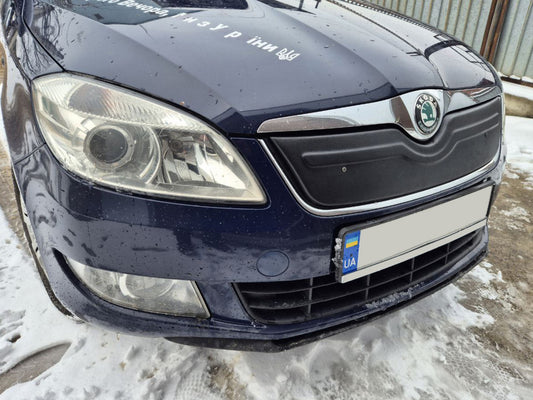 Winter cover on the grille (2010+, top) for Skoda Roomster 2006-2015 - image 1