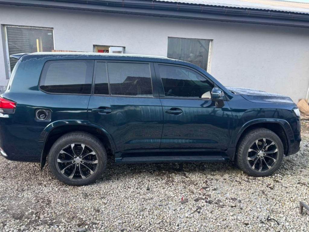 Restyling kit for LC 300 High-Line (Complete kit) for Toyota Land Cruiser 200 - Reelken Auto